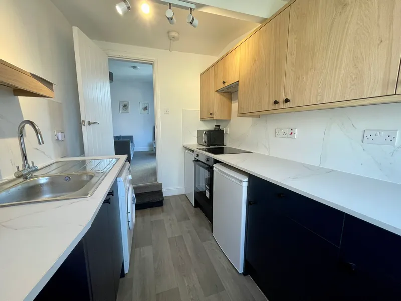 Ideal 2 Bed Terraced House // AUG 2026 - Image 4